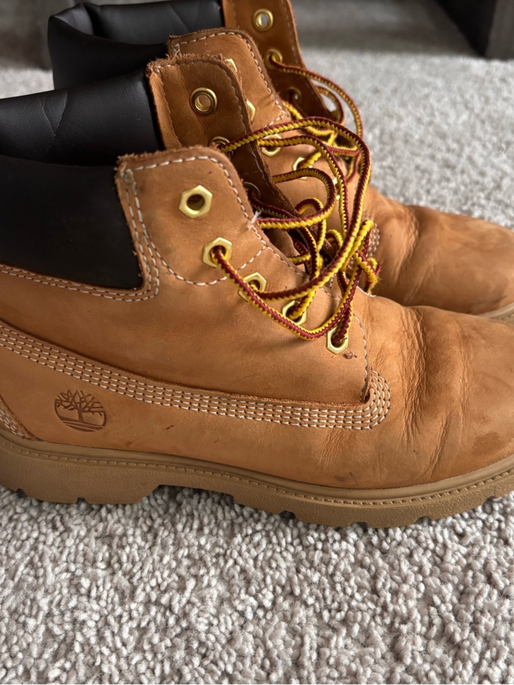 Timberland Wheat Brown Leather Lace-Up Boots with Black Collar